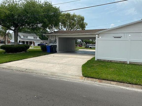3rd image of 4816 Arrowwood Dr
