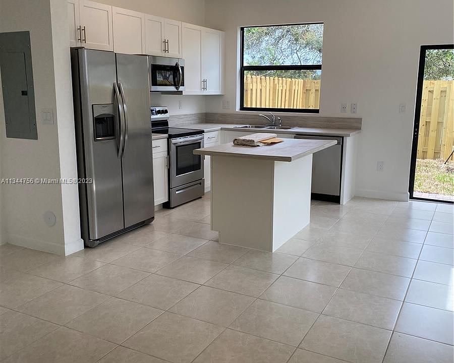 1st image of 588 NE 207th St #588