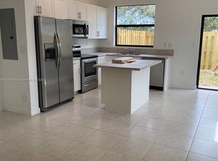 588 NE 207th St #588, Miami, FL 33179