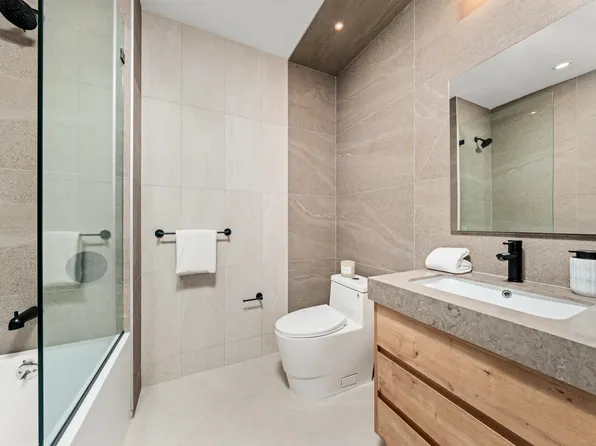 526 Baltic Street image 13 of 62