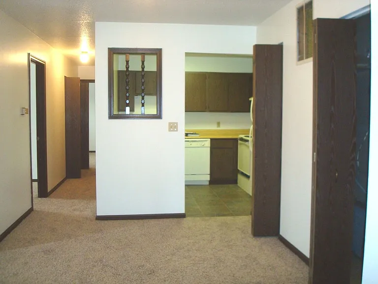 733-739-745 Longmeadow Ln — Photo 3