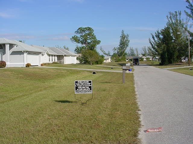 2nd image of 1205 SW 29th Ter