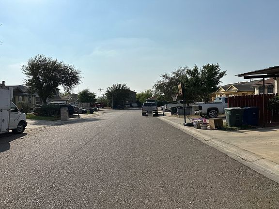 4th image of 611 Susie Dr