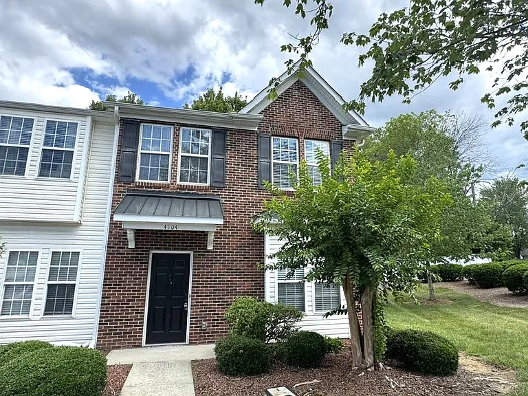 4104 Kenton Glenn Ct NW — Photo 2