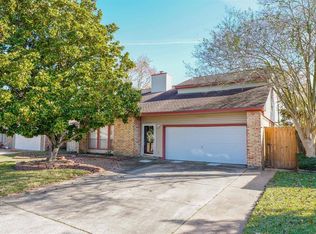 3615 Raindrops Rd, Pasadena, TX 77505