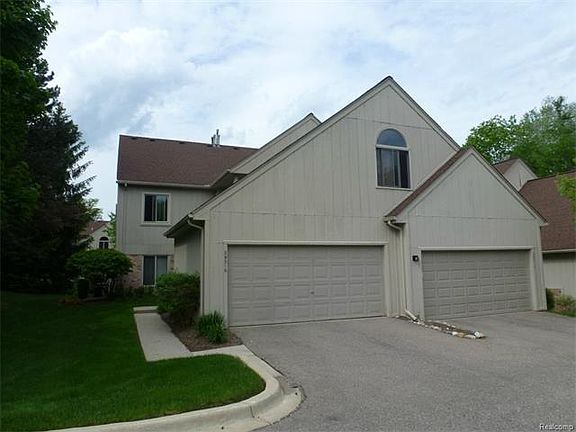 2nd image of 29316 Laurel Dr #1