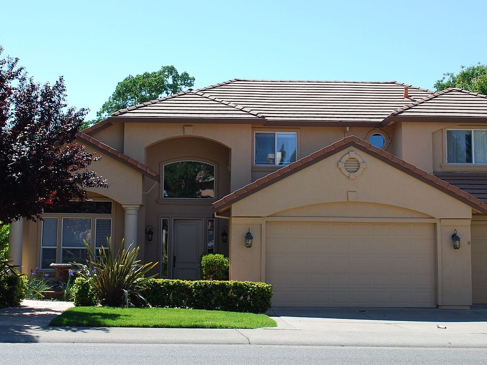1st image of 126 Feather Falls Cir