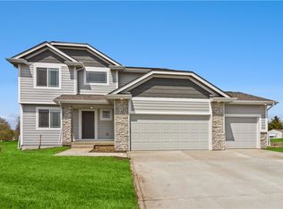 365 NW Woodmoor Dr, Waukee, IA 50263