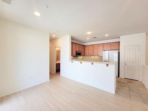 4th image of 36315 Vincenzo Way