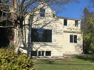 15507 11th Ave NE, Seattle, WA 98155