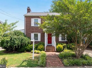 25 E Myrtle St, Alexandria, VA 22301
