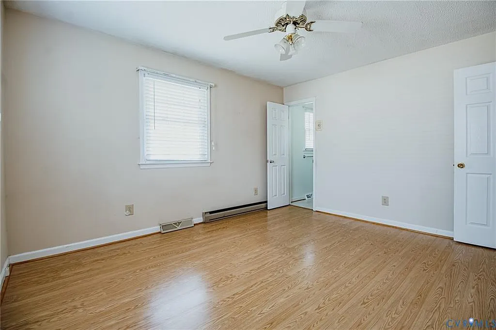 1015 Smithfield Avenue - 1 — Photo 4