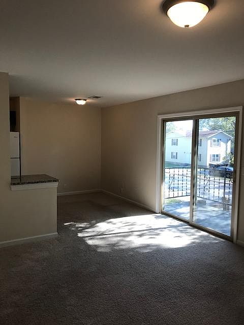 1st image of 915 Ewing Blvd APT 4