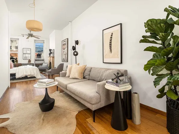 152 N 9th St APT 3L, Brooklyn, NY 11249