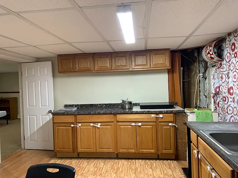 50 Willow Ave #L1 — Photo 6