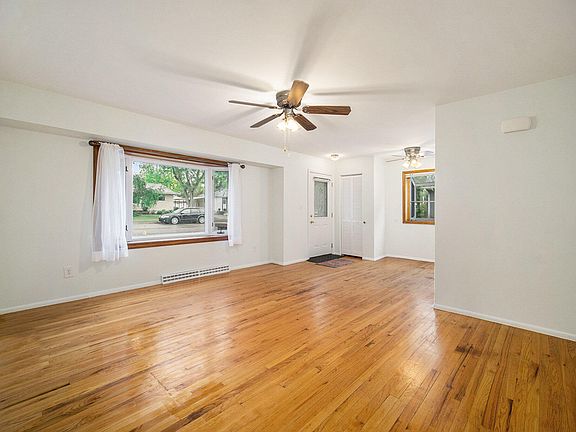 3rd image of 260 Mark Hannah Ct