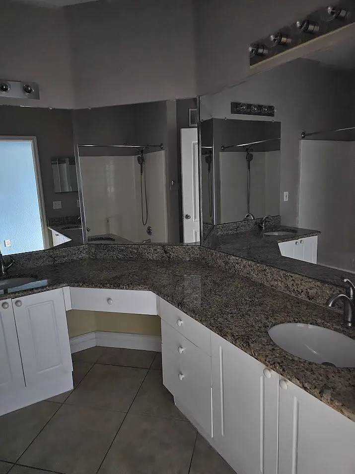 2 bed, 1230 sqft, $2,000 — Photo 3
