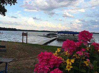 N4571 Circle Dr, Cambridge, WI 53523