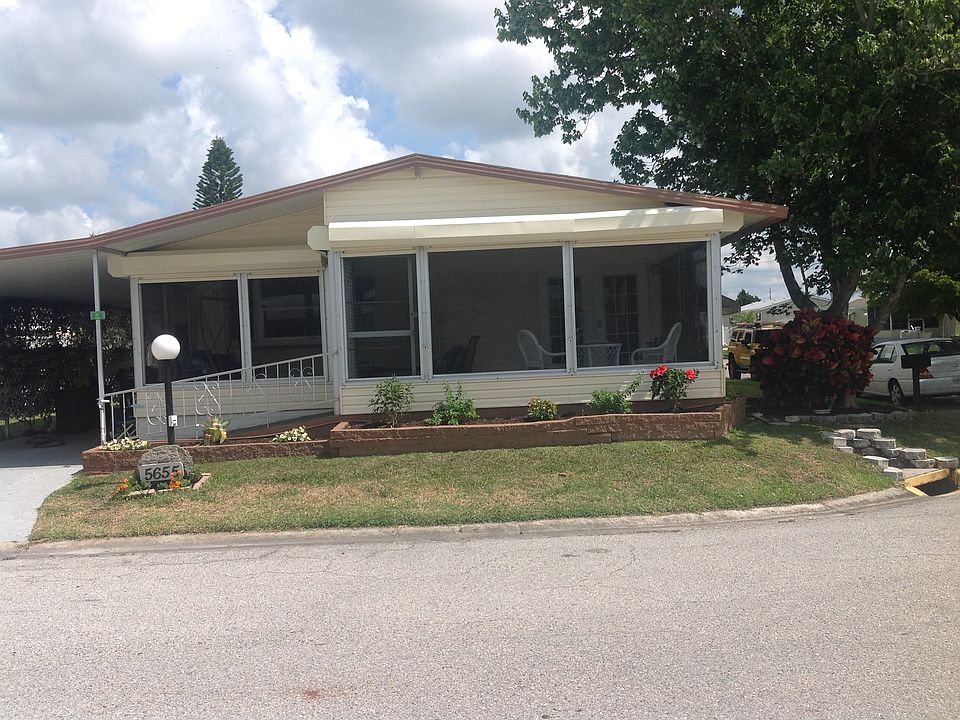 Corner lot