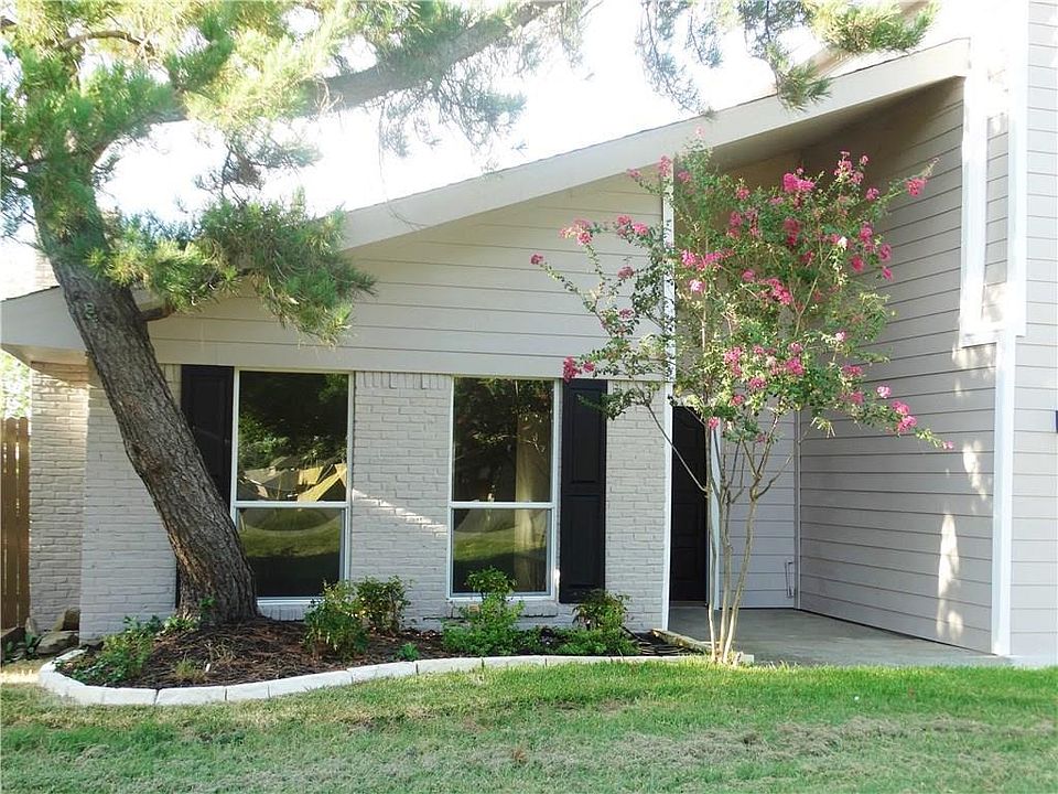 1st image of 312 Peninsula Dr