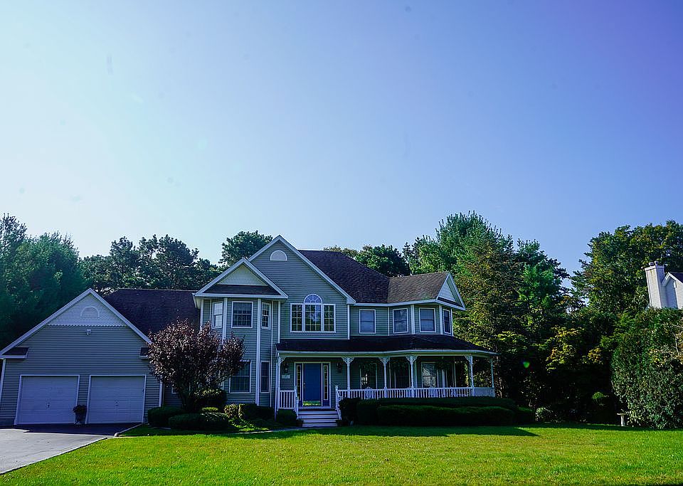 1st image of 40 Cheryl Dr