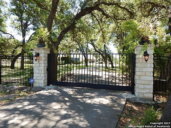 2nd image of 4311 River Oaks Dr