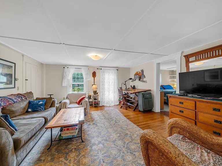 69 S Hampton Rd #1 — Photo 22
