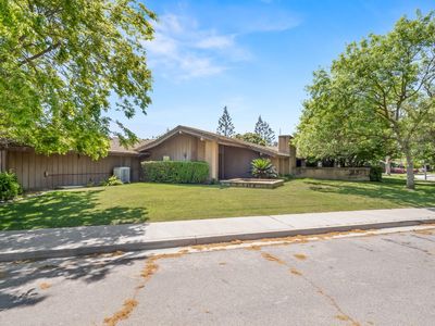 2414 Country Club Ln, Selma, CA, 93662
