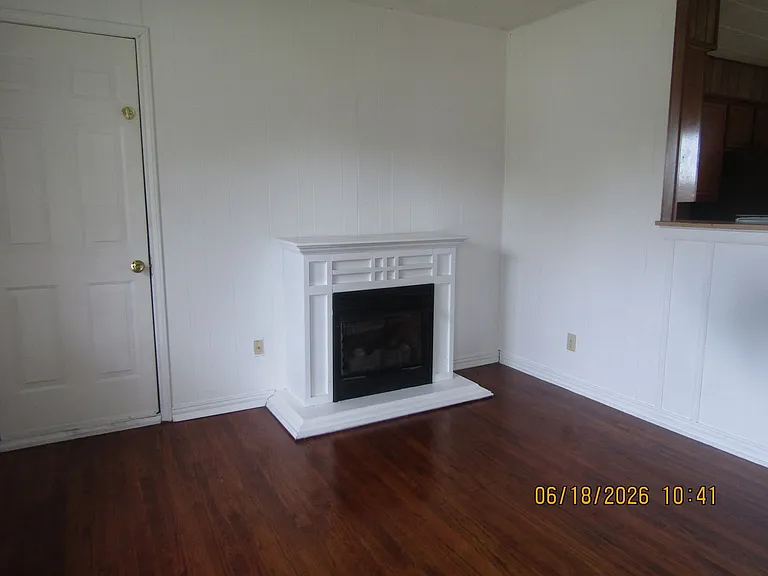 1713 NW Ozmun Ave — Photo 2