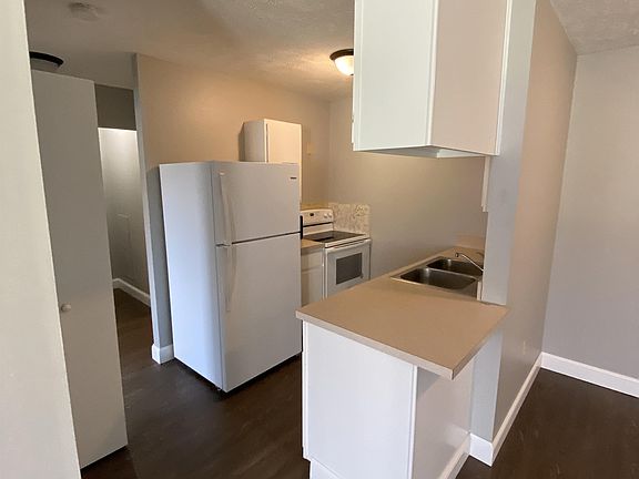 5th image of 308 Windsor St #10721726