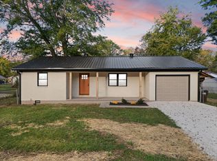 57 Chestnut St, Stanton, KY 40380