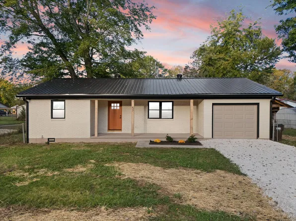 57 Chestnut St, Stanton, KY 40380