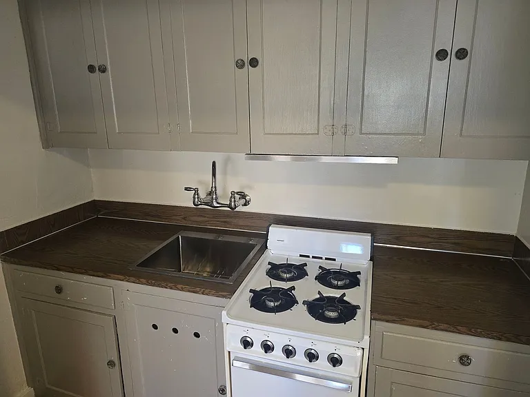 734 Broadway St #1-15 — Photo 9