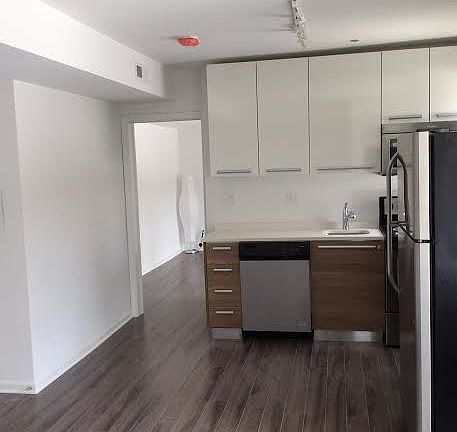 3rd image of 925 W Carmen Ave APT 6C