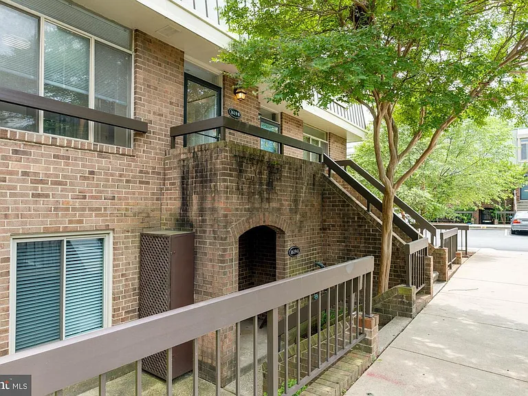 1619 S Hayes St — Photo 25