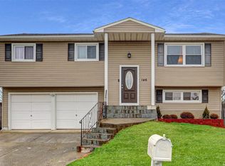 146 Cove St, Massapequa, NY 11758
