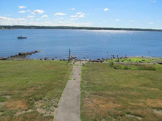 2nd image of 90 Aquidneck Ave