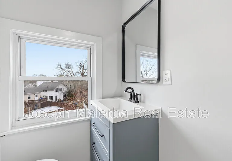 848 Bank St — Photo 14