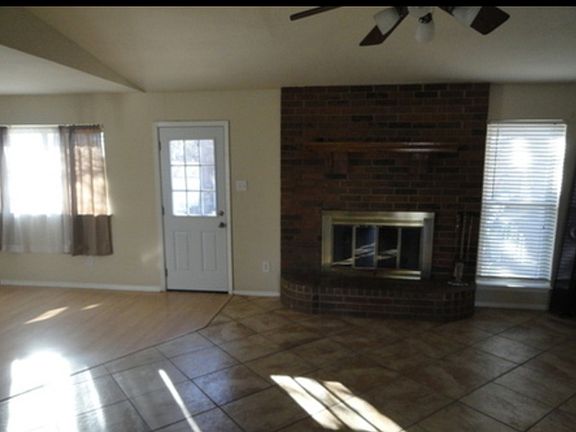 5th image of 3901 Pueblo Trl