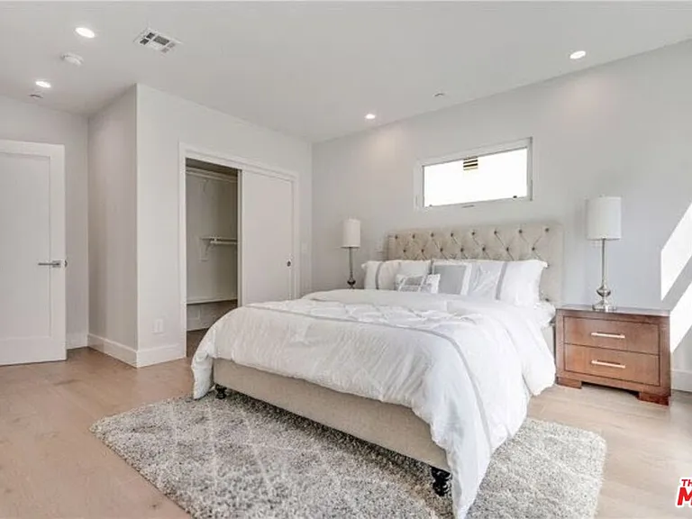 919 Isabel St — Photo 11