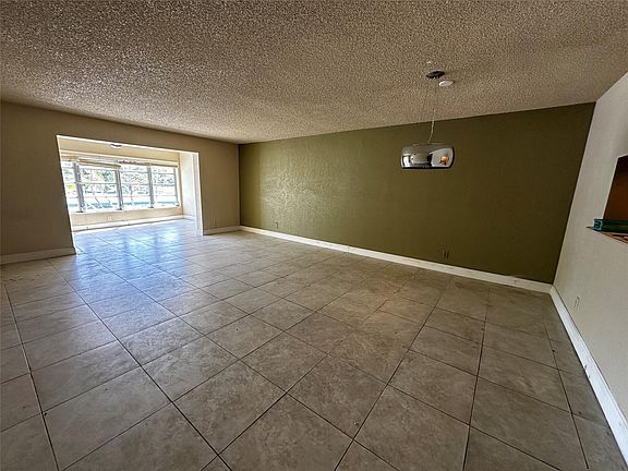 4th image of 4000 NW 44th Avenue #202