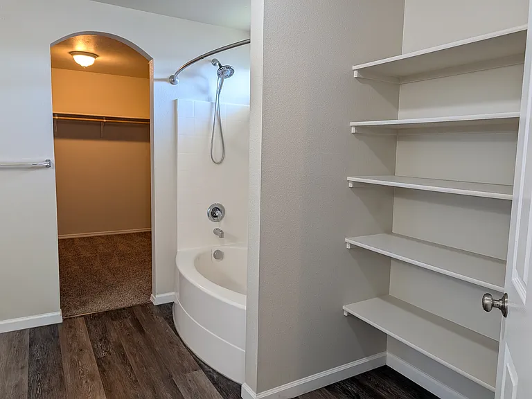 4354 S Glenmere Way — Photo 8