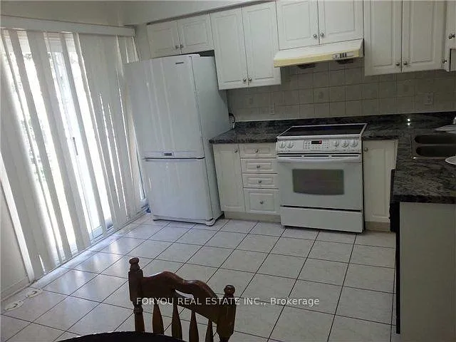 29 Rosebank Dr #903 — Photo 1