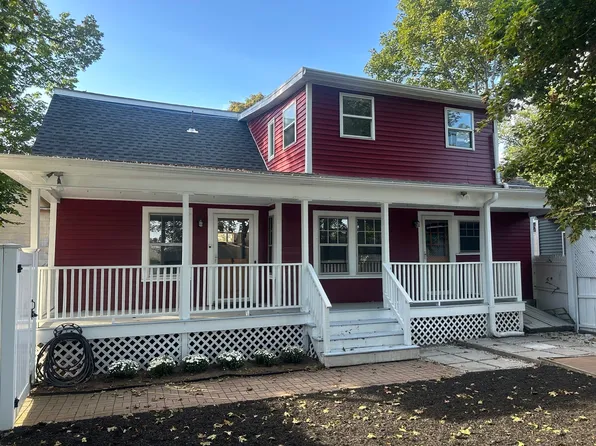 29 Myrtle St, Dedham, MA 02026