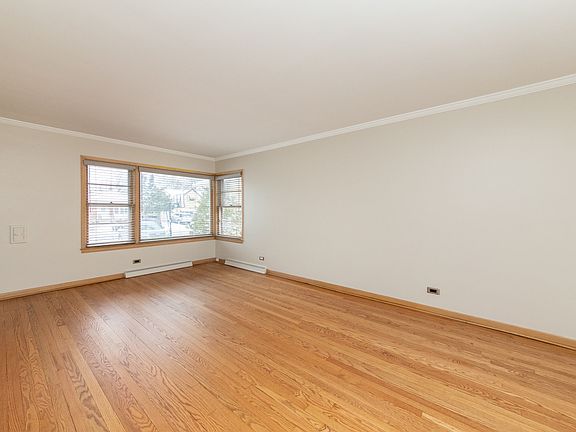 4th image of 7109 N Ottawa Ave