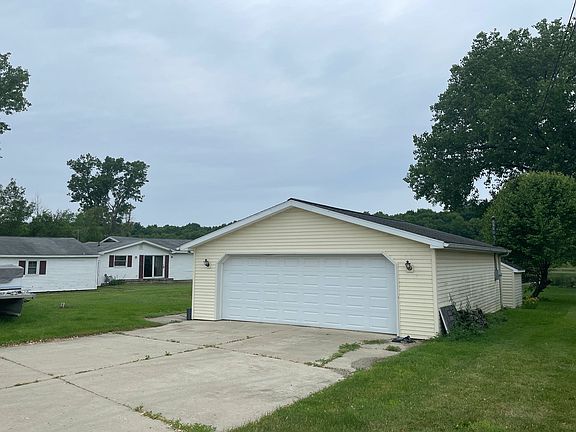 2nd image of 562 Swains Lake Dr
