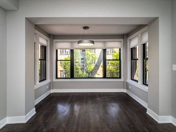 2nd image of 1120 N Oakley Blvd APT 2