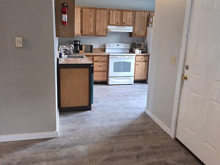 328 Park Ave #5 — Photo 4