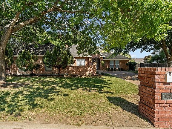 3rd image of 11832 Ferndale Ln