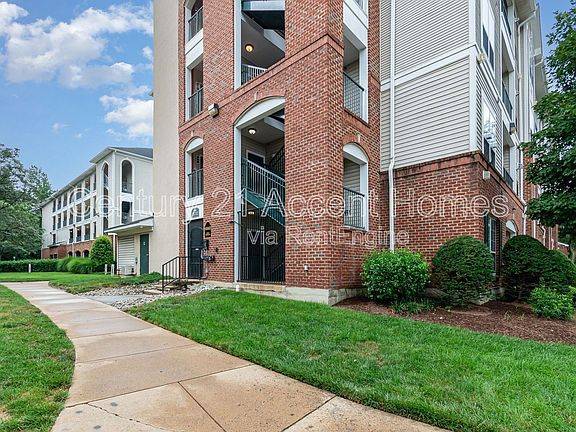4th image of 4860 Eisenhower Ave Unit 492